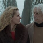 Elena Radonicich e Tommaso Ragno in una scena del film L'Isola degli Idealisti, di Elisabetta Sgarbi