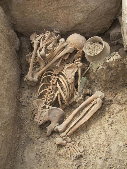 Tomb 80 of La Almoloya (Pliego Murcia). Example of a typical burial from the Argaric Bronze Age (© ASOME-UAB)
