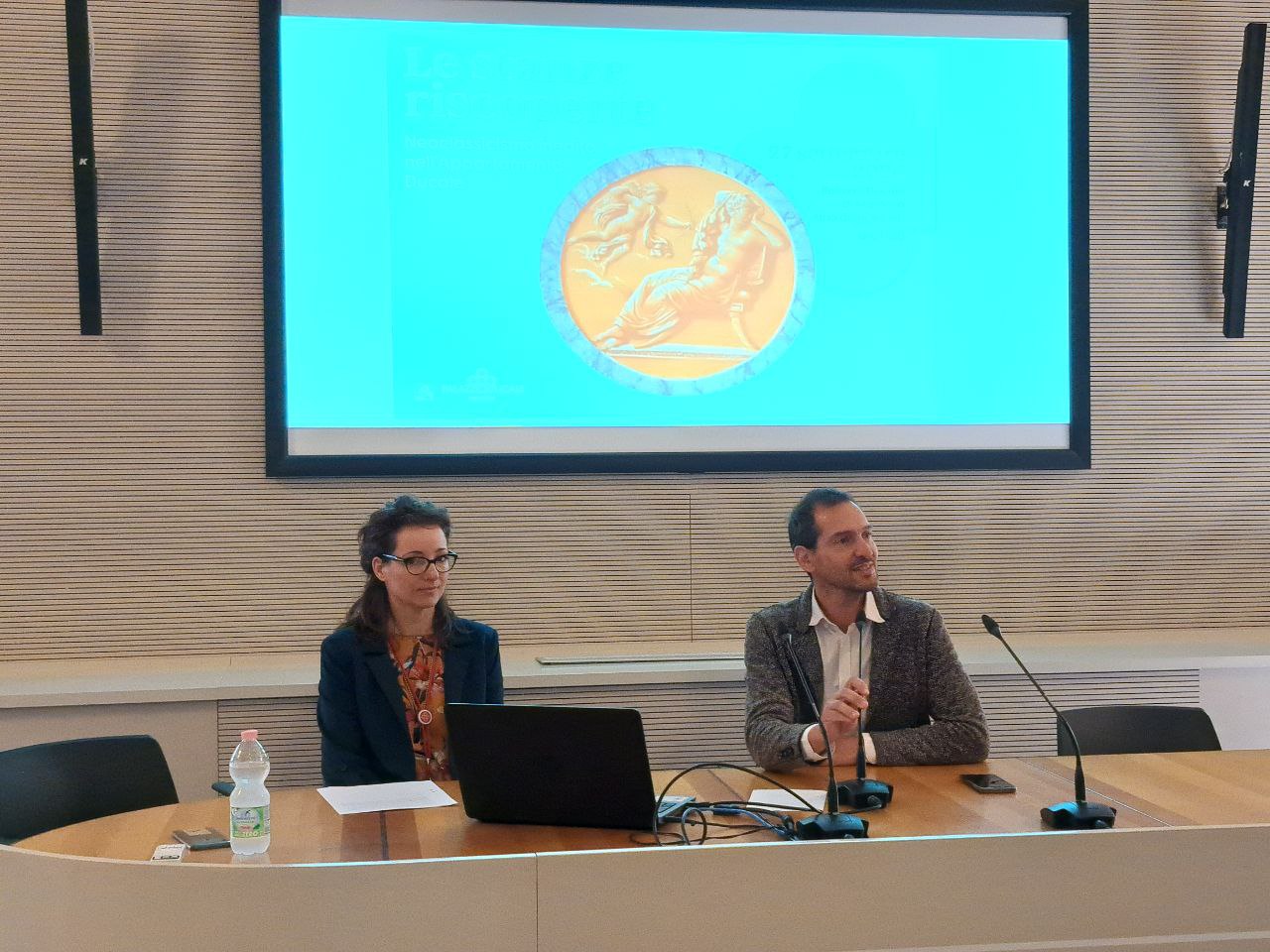 Giulia Marocchi, storica dell'arte, e il Direttore di Palazzo Ducale Mantova, Stefano L'Occaso. Foto di Giuseppe Fraccalvieri