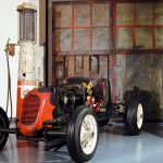Salvatore Scarpitta New York, 1919 - 2007 Rajo Jack, 1964 Auto da corsa, n. 2 pompe di benzina, porta di garage Fondazione per l’Arte Moderna e Contemporanea CRT - in comodato alla GAM - Galleria Civica d’Arte Moderna e Contemporanea di Torino CRT/45