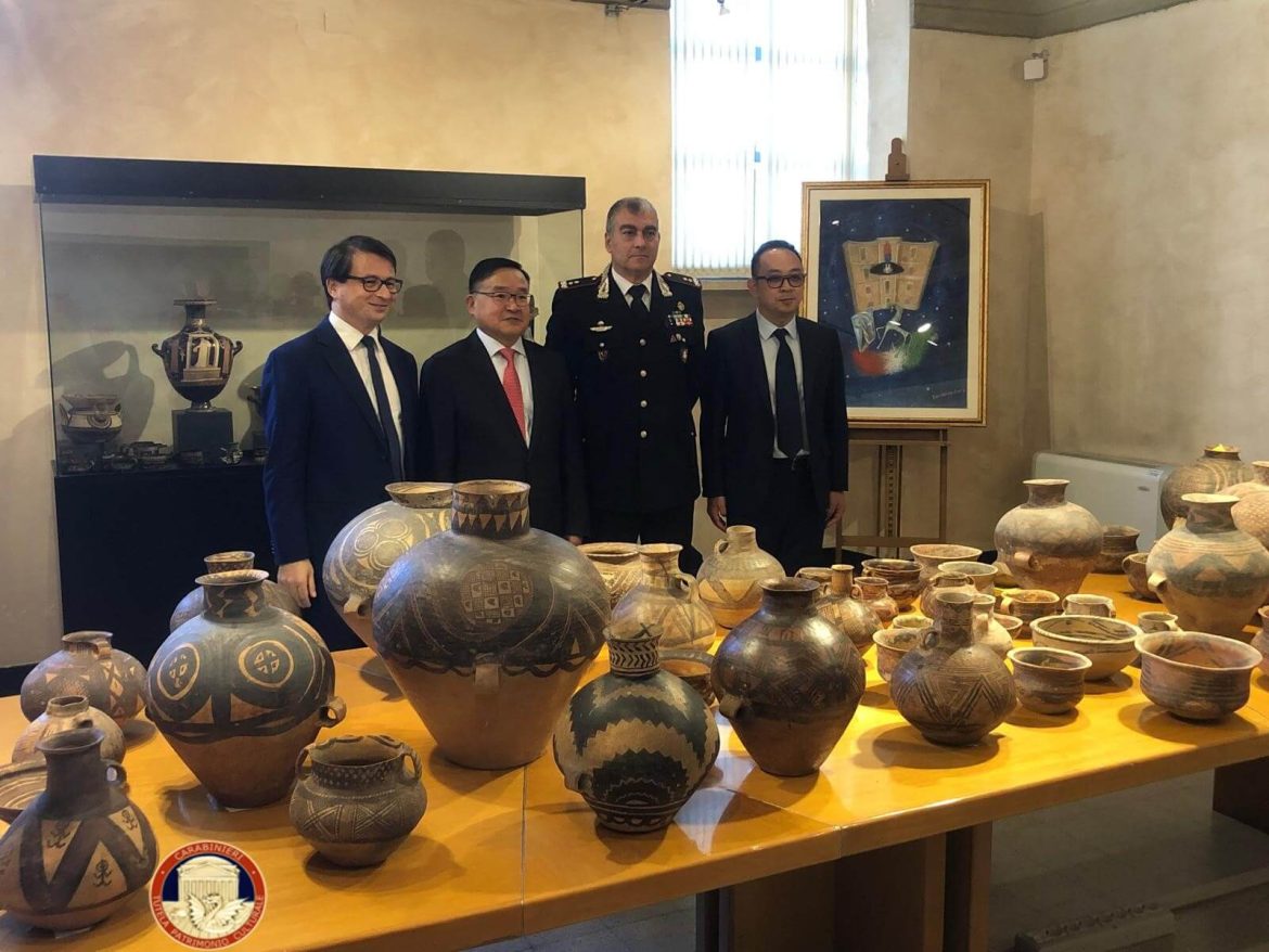 Carabinieri TPC recuperano 56 reperti archeologici alla Cina