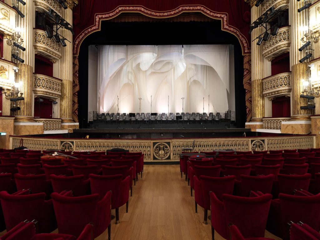 Shiwa Shiwa Kengo Kuma disegna una scenografia inedita per il Simon Boccanegra