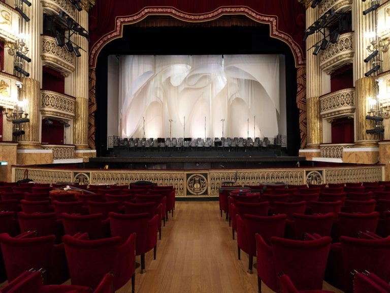 Shiwa Shiwa Kengo Kuma disegna una scenografia inedita per il Simon Boccanegra