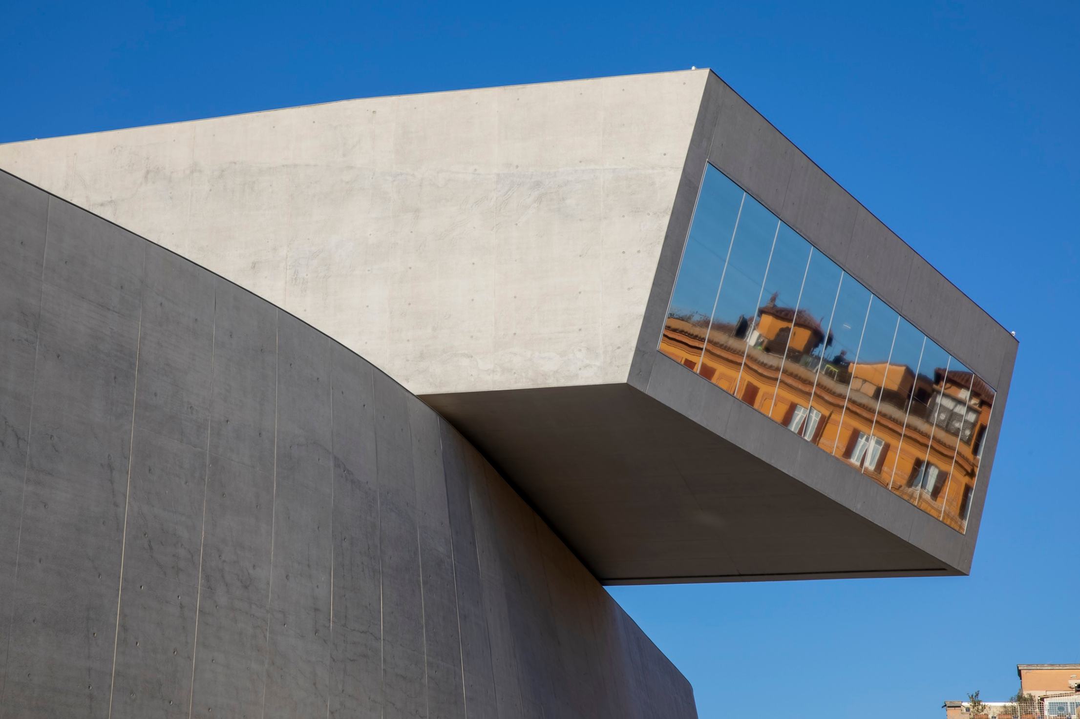 MAXXI Museo nazionale delle arti del XXI secolo. Crediti per la foto: Guido Caltabiano