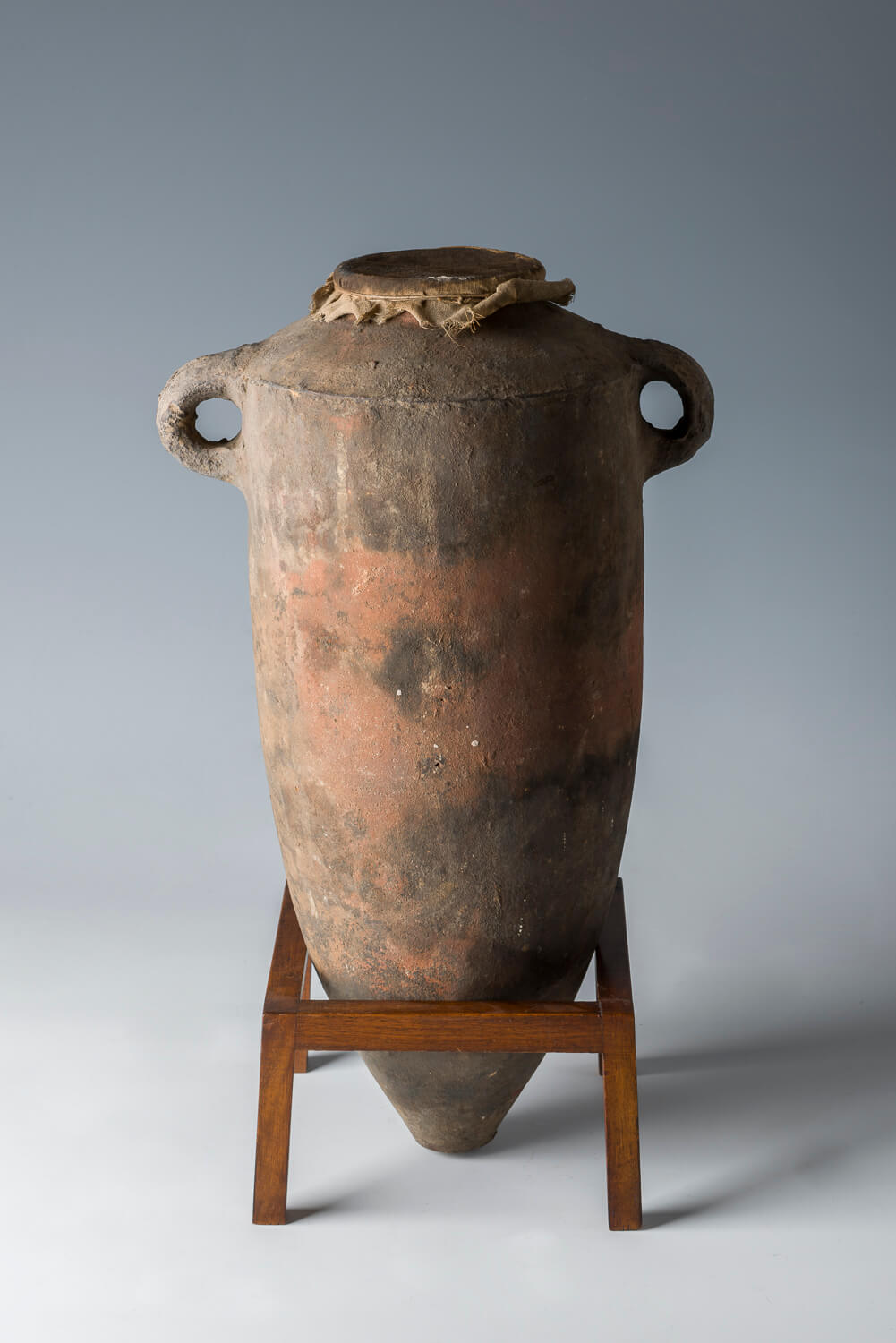 S. 12526 Anfora. Terracotta, Epoca Tarda (664-332 a.C.)
