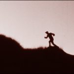 Sulla terra leggeri, film di Sara Fgaier scatto dal film