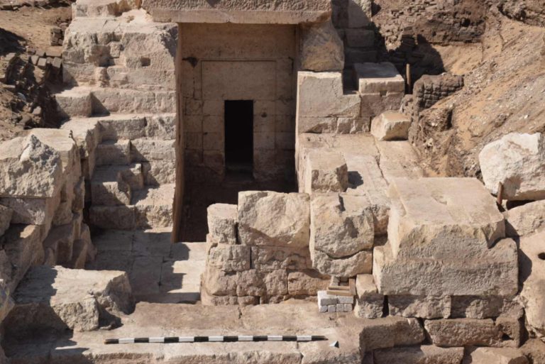 Ptolemäischen Tempel Athribis The north tower of the temple with the newly discovered chamber. Photo: Marcus Müller, Athribis Project