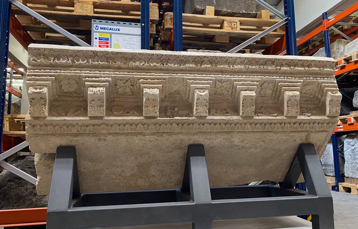The console geison from an elaborate tomb constructed in Mainz during the reign of the Emperor Augustus, stored in the GDKE depository in Mainz (photo/©: Manuel Flecker)