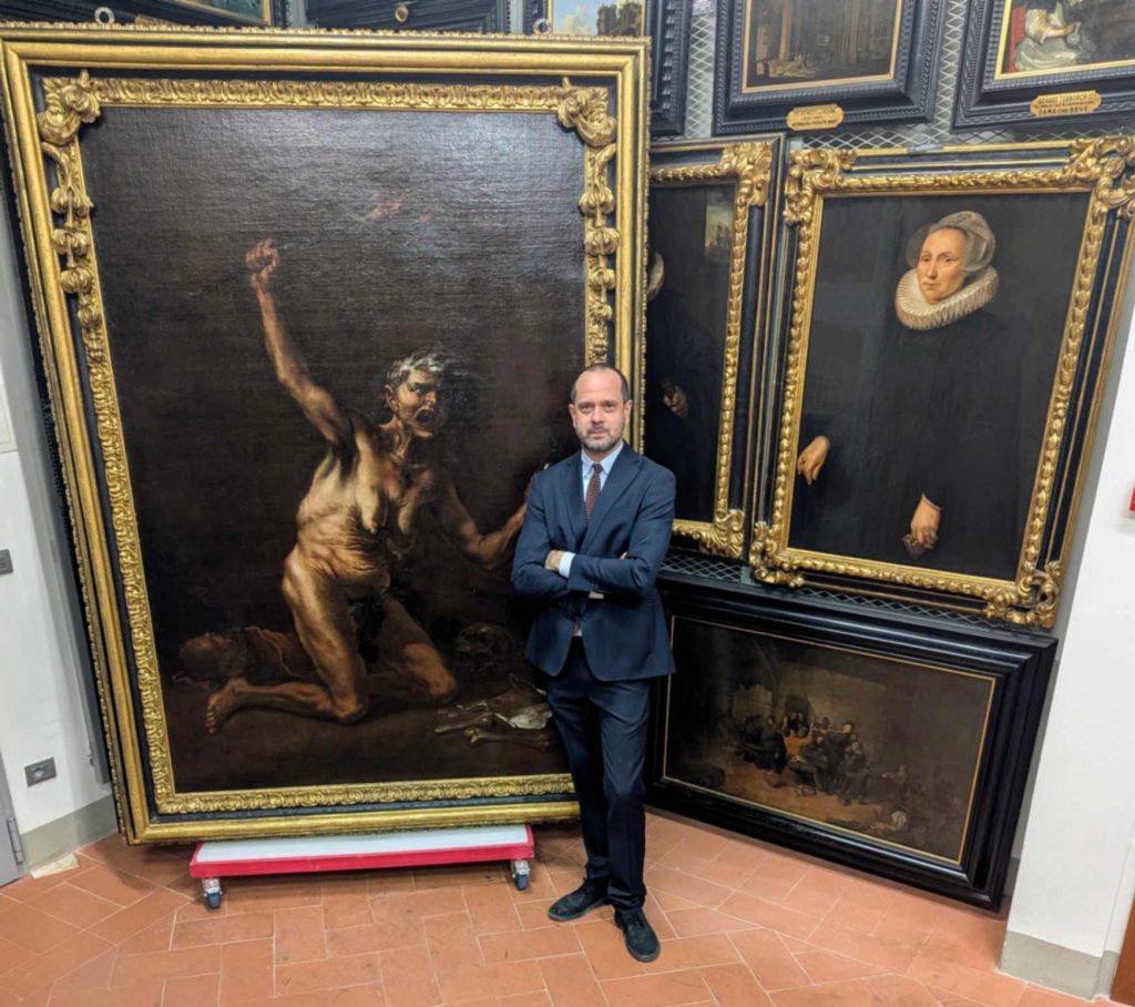 Il direttore delle Gallerie degli Uffizi, Simone Verde, con la nuova acquisizione