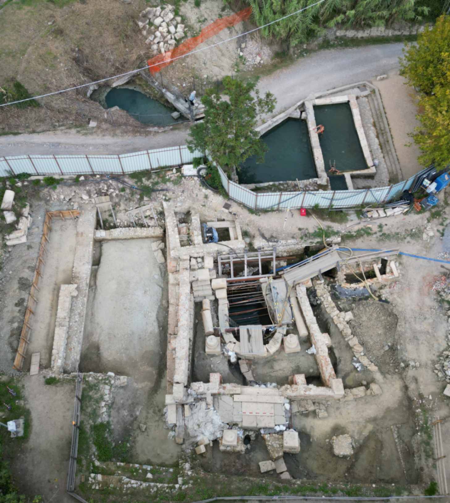 panoramica dello scavo. Foto © Soprintendenza Archeologia, Belle Arti e Paesaggio per le provincie di Siena, Grosseto e Arezzo, Comune di San Casciano dei Bagni, UNISTRASI - Università per Stranieri di Siena