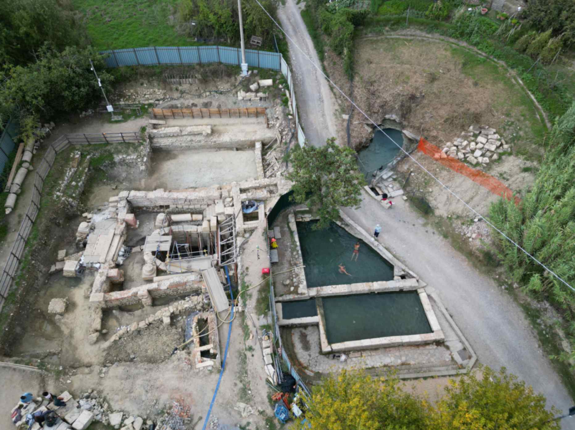 panoramica dello scavo. Foto © Soprintendenza Archeologia, Belle Arti e Paesaggio per le provincie di Siena, Grosseto e Arezzo, Comune di San Casciano dei Bagni, UNISTRASI - Università per Stranieri di Siena