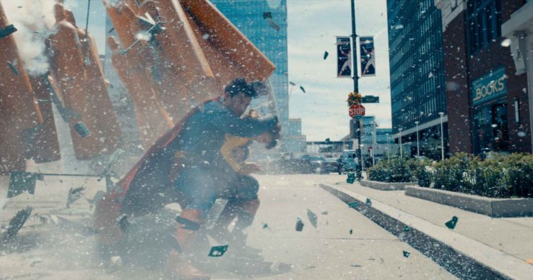 Superman in una scena del film