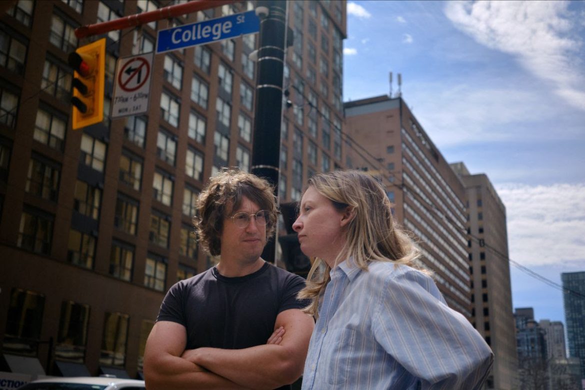 Matt and Mara, film di Kazik Radwanski Matt Johnson e Deragh Campbell, foto di James Micheal Chiang