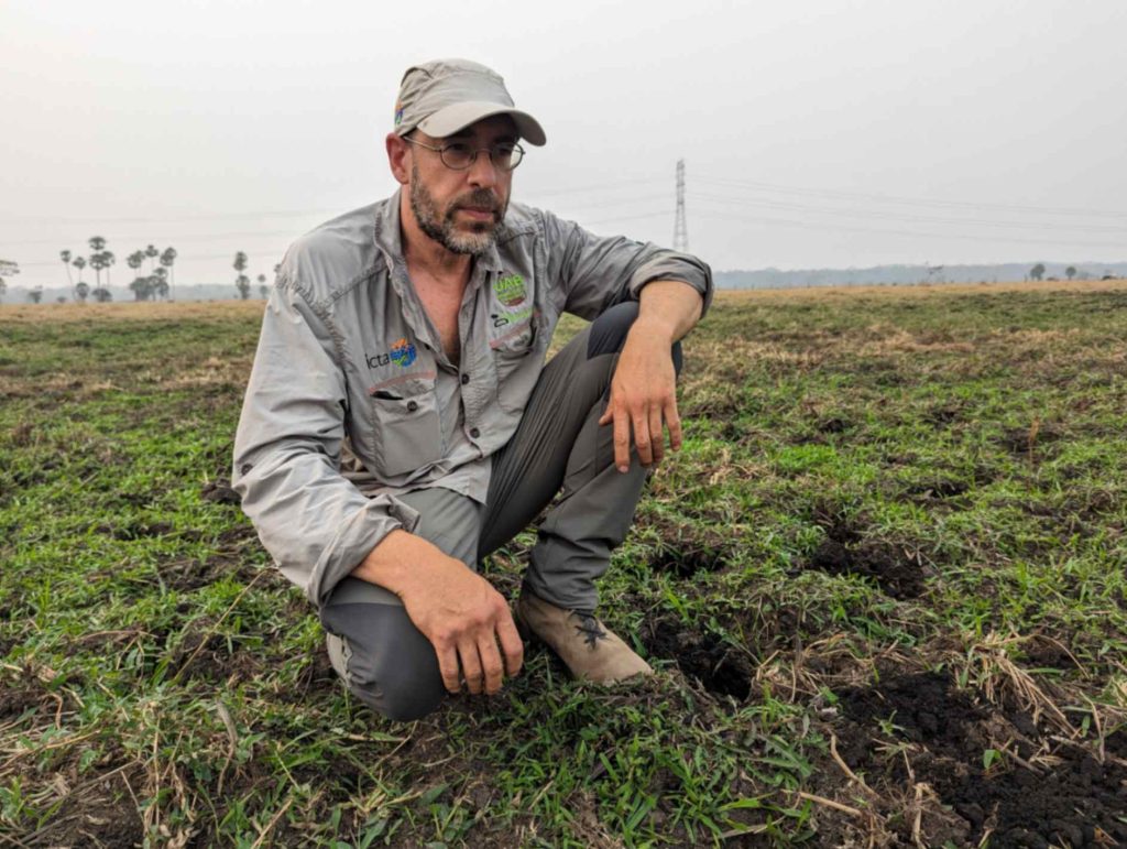 Umberto Lombardo in the field. Photo credits: Andrés G. Mejía Ramón