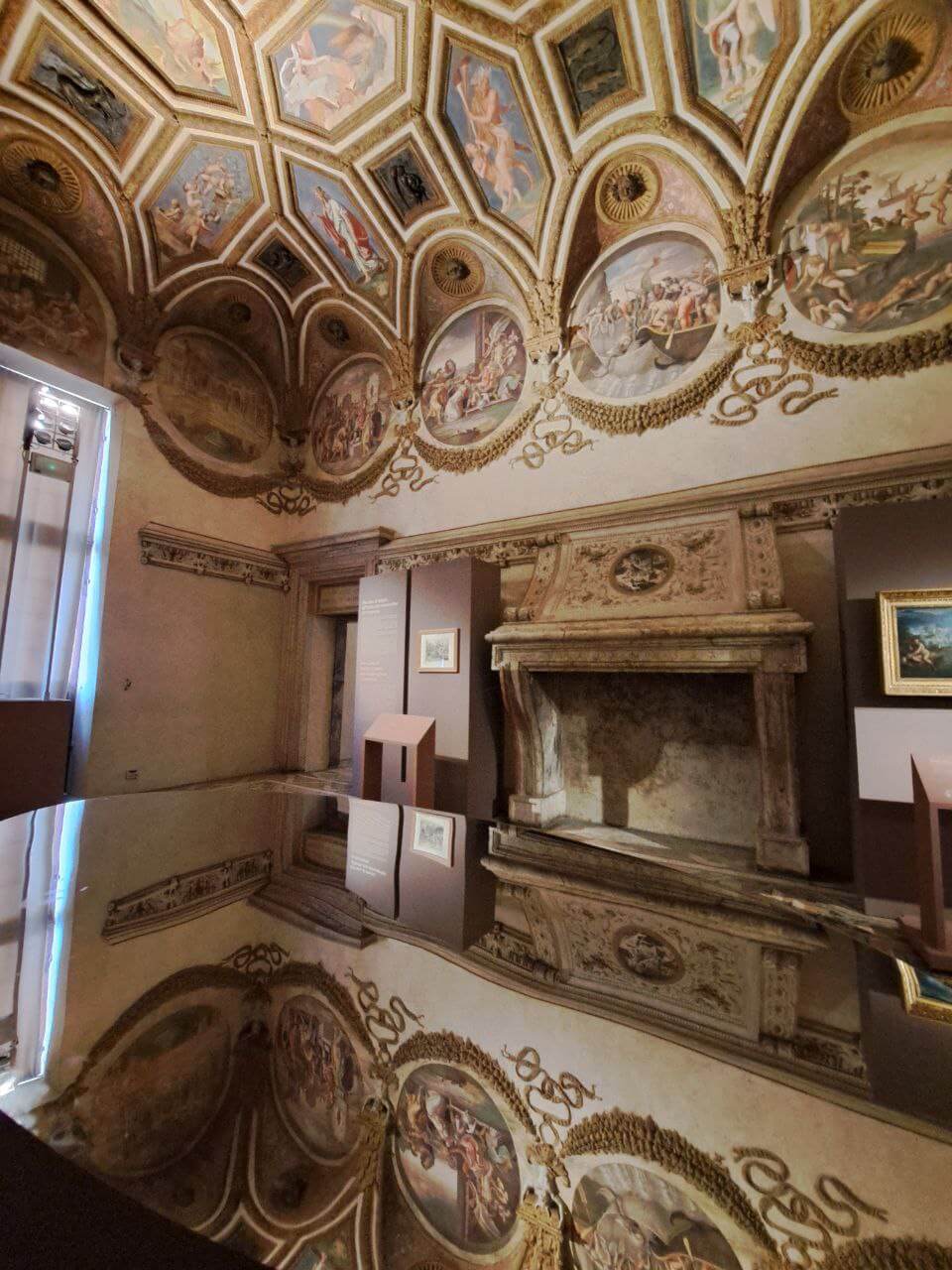 Dal caos al cosmo. Metamorfosi a Palazzo Te. Foto di Giuseppe Fraccalvieri