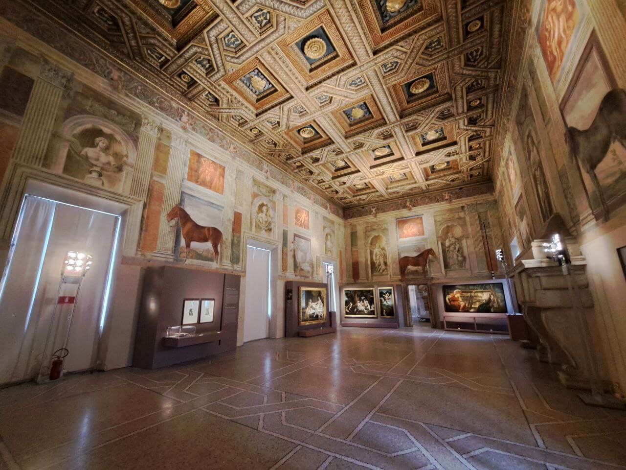 Dal caos al cosmo. Metamorfosi a Palazzo Te. Foto di Giuseppe Fraccalvieri