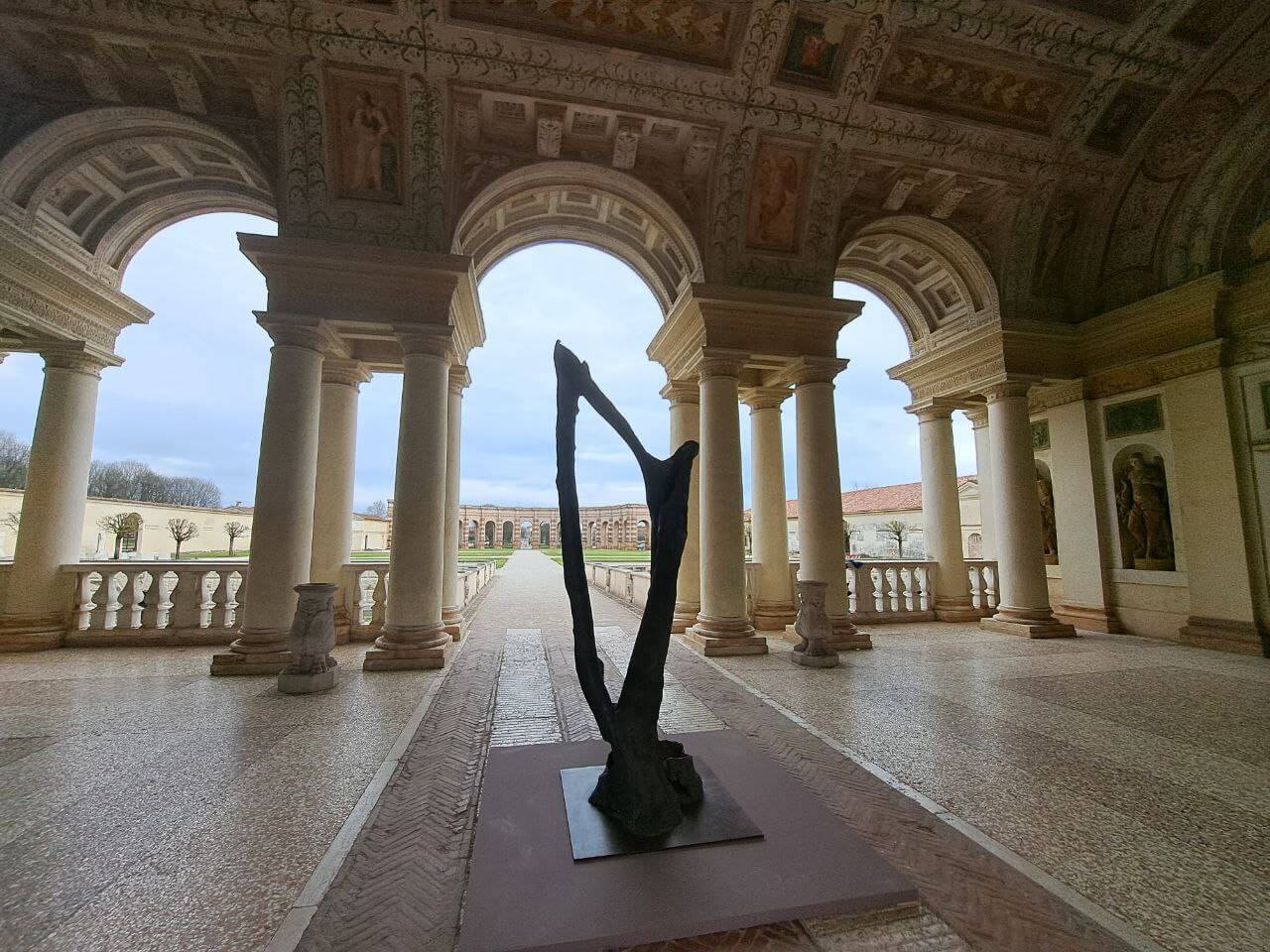 Dal caos al cosmo. Metamorfosi a Palazzo Te. Foto di Giuseppe Fraccalvieri
