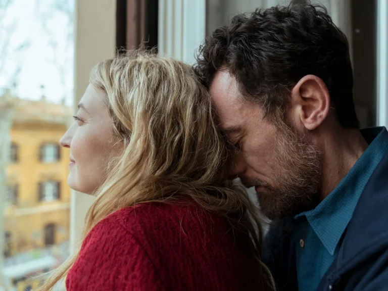 una scena dal film Tre Ciotole, regia di Isabel Coixet, dal libro di Michela Murgia