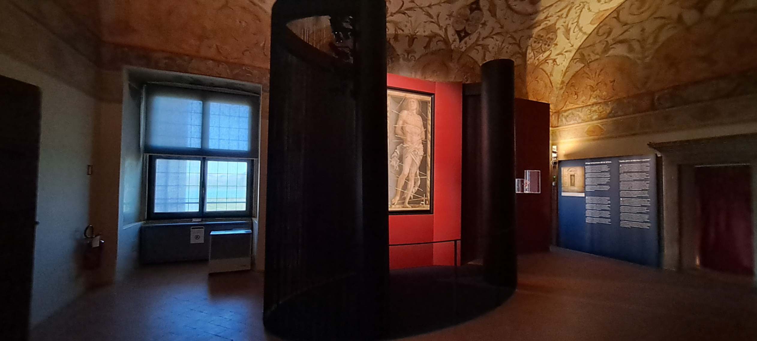 Mantegna vs Mantegna allestimento finito