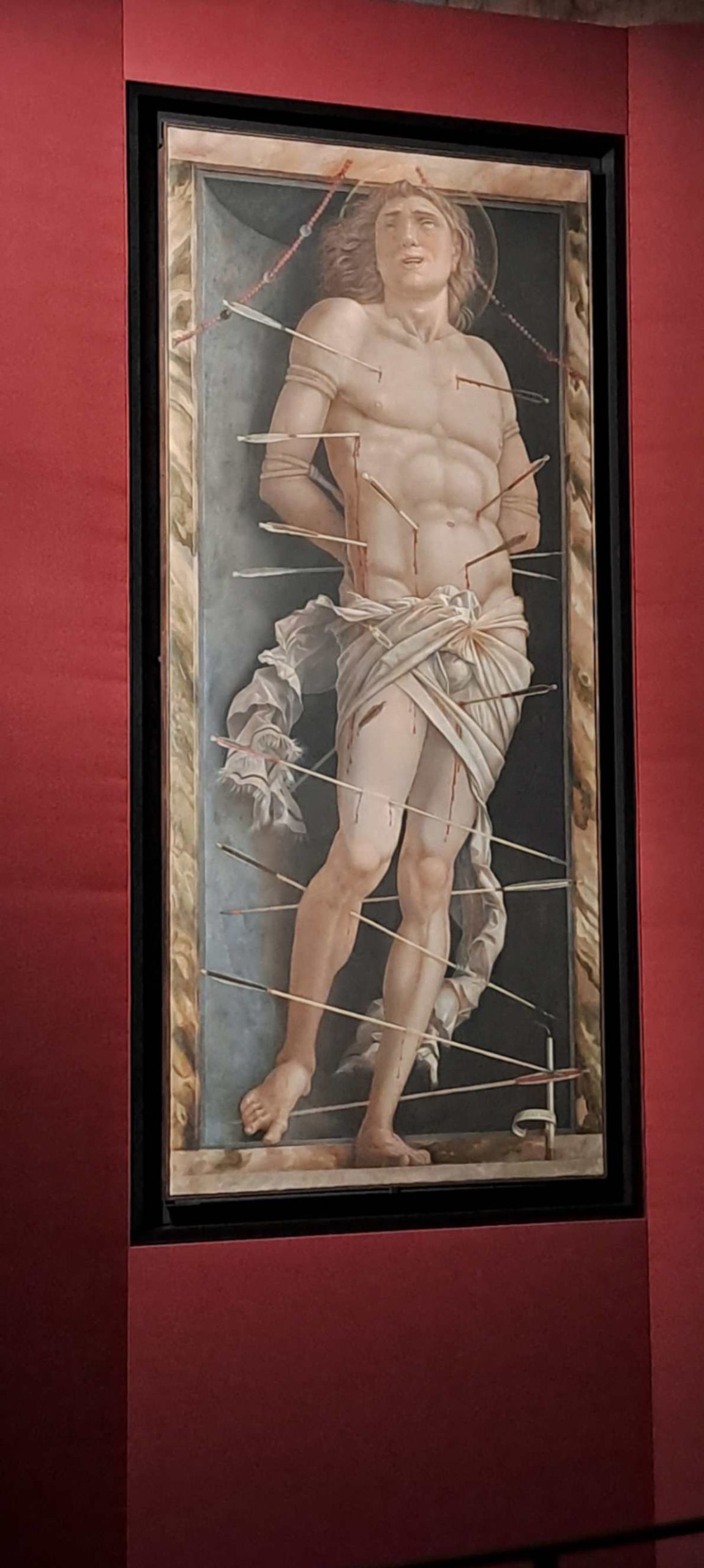 Mantegna vs Mantegna allestimento finito San Sebastiano