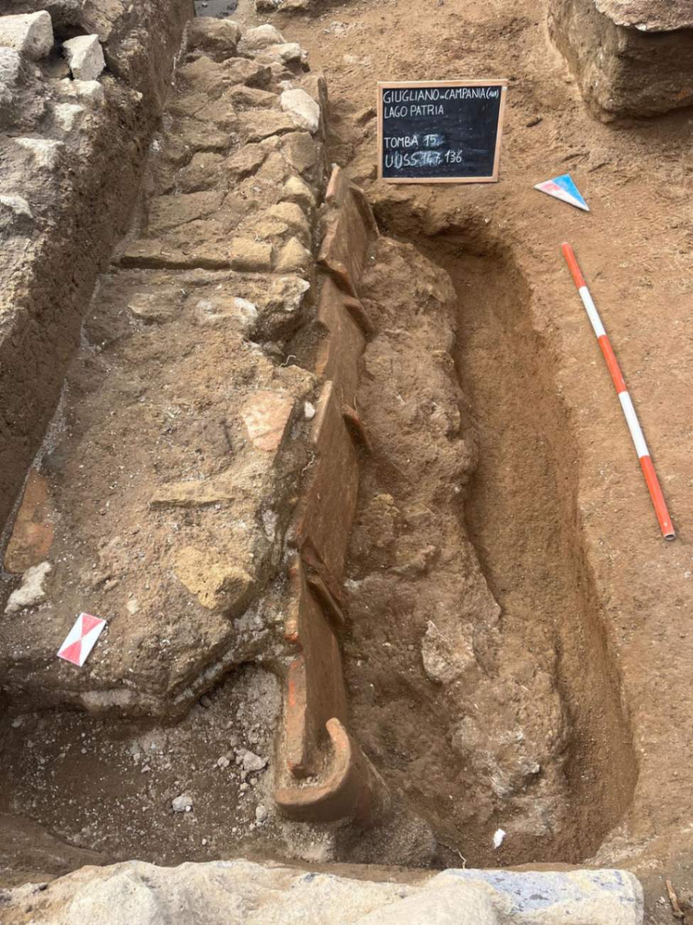 necropoli Liternum Tomba a cassa di tegole