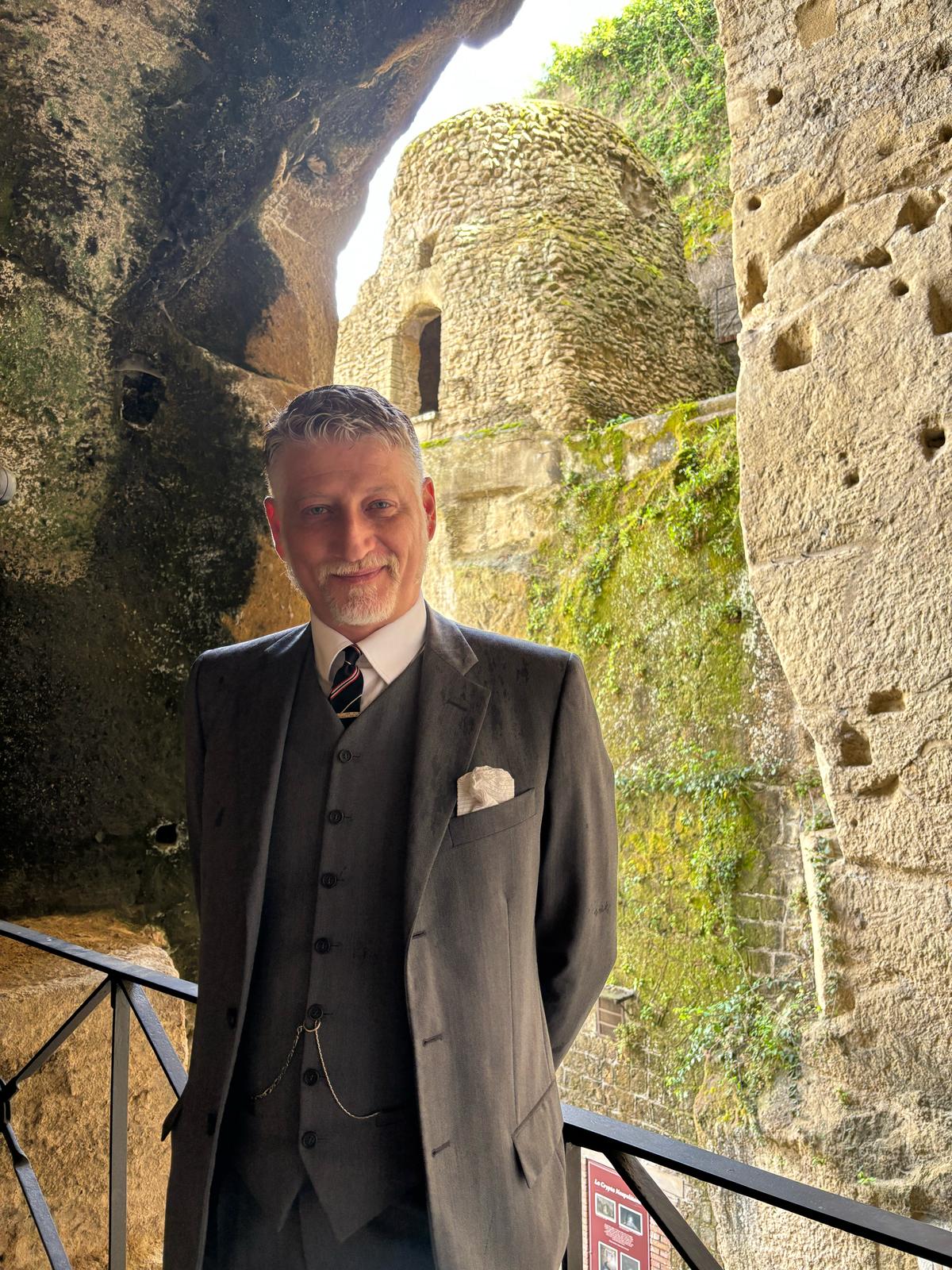 Riapre al pubblico il Parco delle tombe di Virgilio e Leopardi a Napoli - foto con Alessandro Giuli