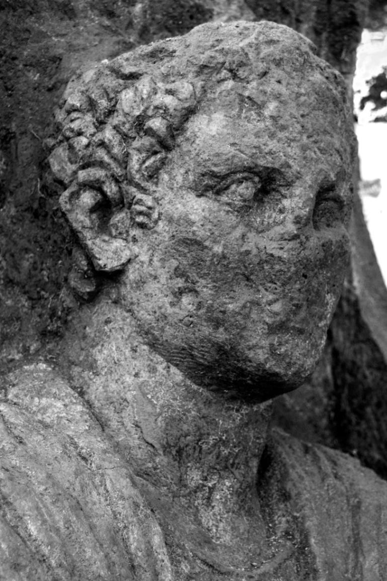 coppia rilievo funebre Necropoli di Porta Sarno