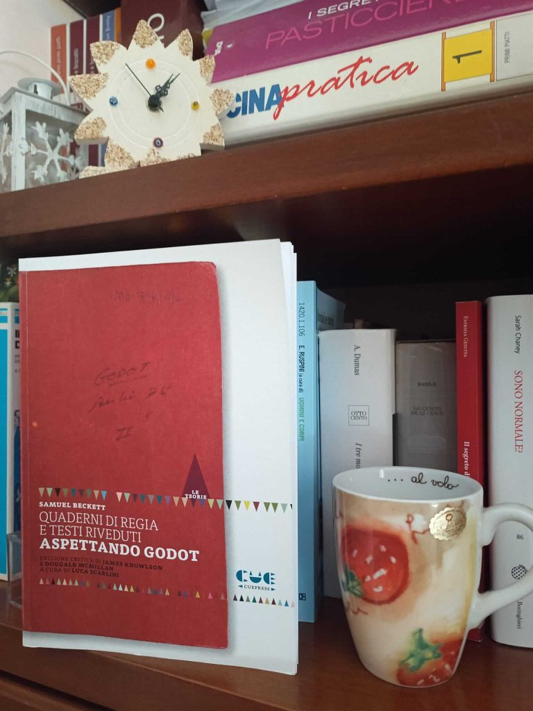 Aspettando Godot, dai Quaderni di regia e testi riveduti di Samuel Beckett, pubblicato da Cuepress (2021) nella collana Le teorie. Foto di Adele Porzia