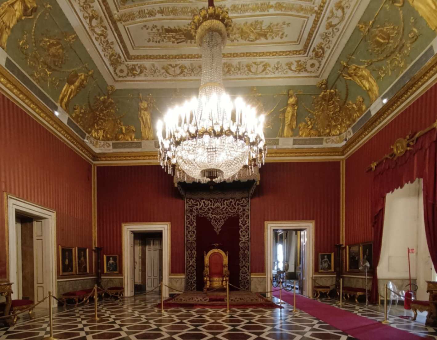 Sala del trono Palazzo Reale di Napoli sabaudo