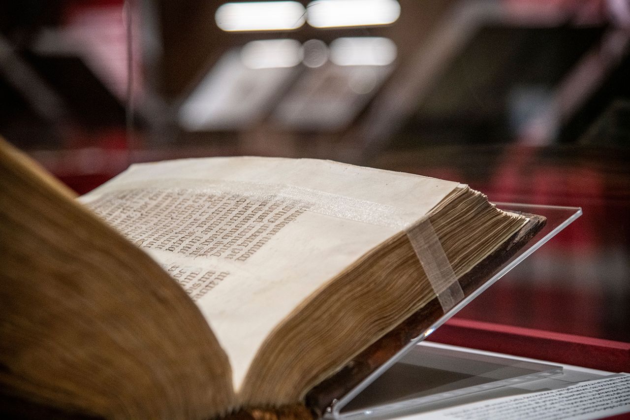 Van Eyck e le miniature rivelate Crediti Studio Gonella