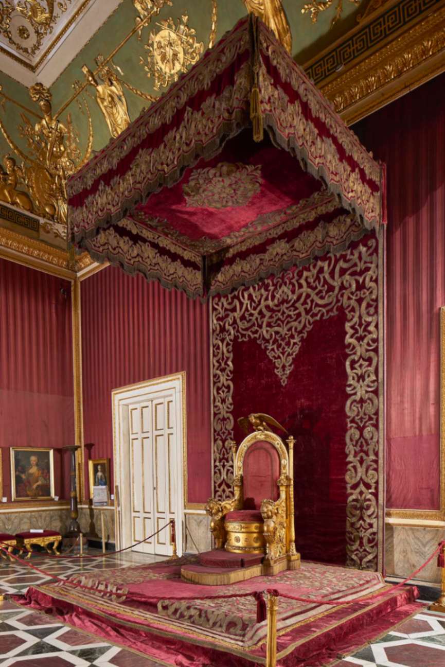 trono Palazzo Reale di Napoli 0292