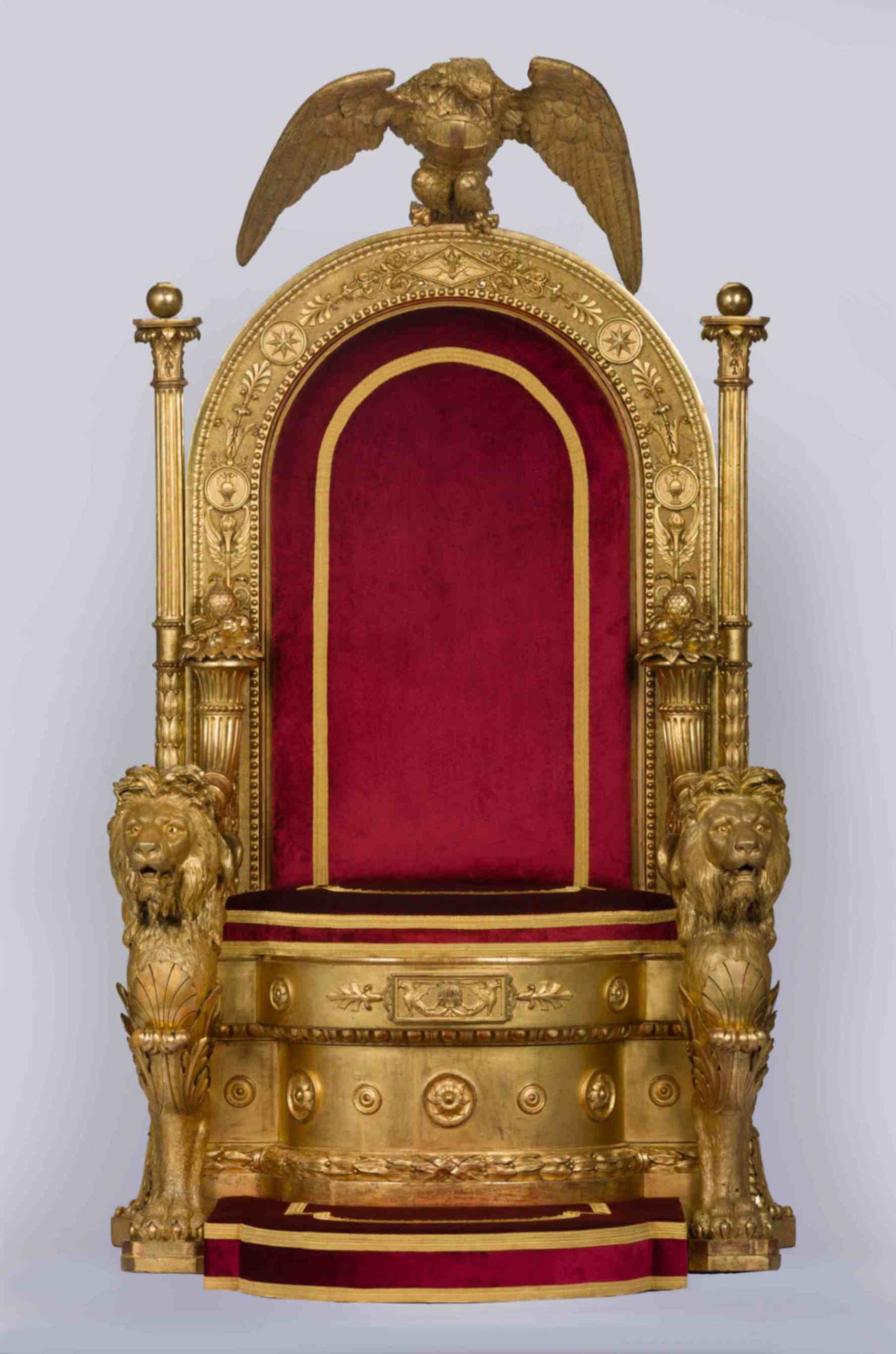 trono Palazzo Reale di Napoli restaurato 2