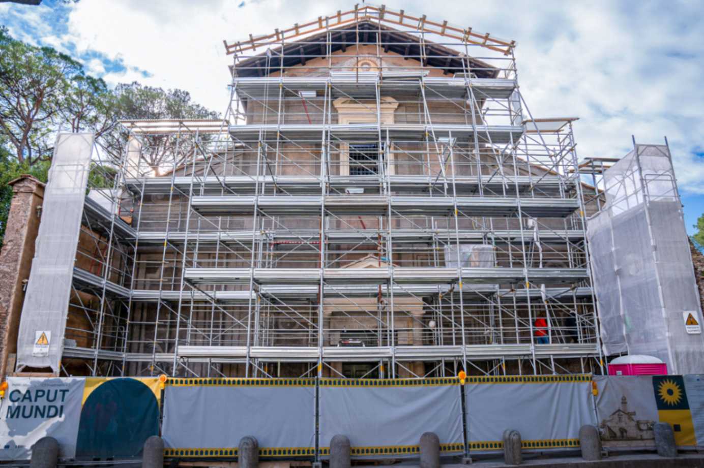 Chiesa dei Santi Nereo e Achilleo restauro della facciata Totale Cantiere