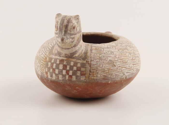 Artifact associated with the funerary contexts: Feline-form Vessel. Photo Credits: Paola González, CC-BY 4.0