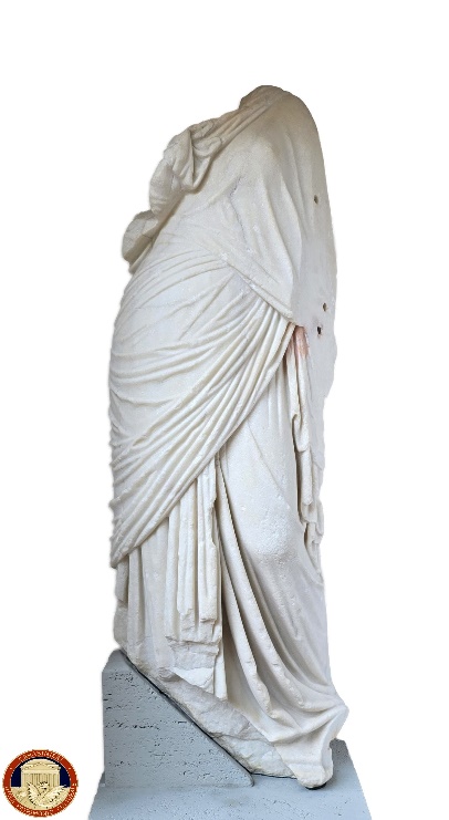 statua femminile di Musa