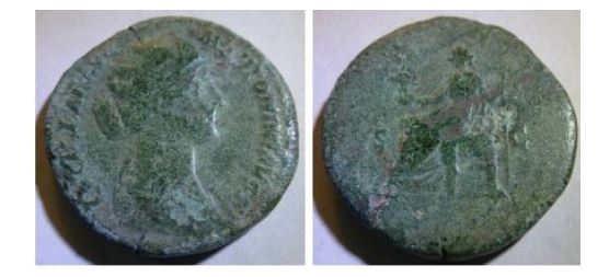 una delle monete tra i 48 reperti archeologici restituiti ai Carabinieri TPC a Berna
