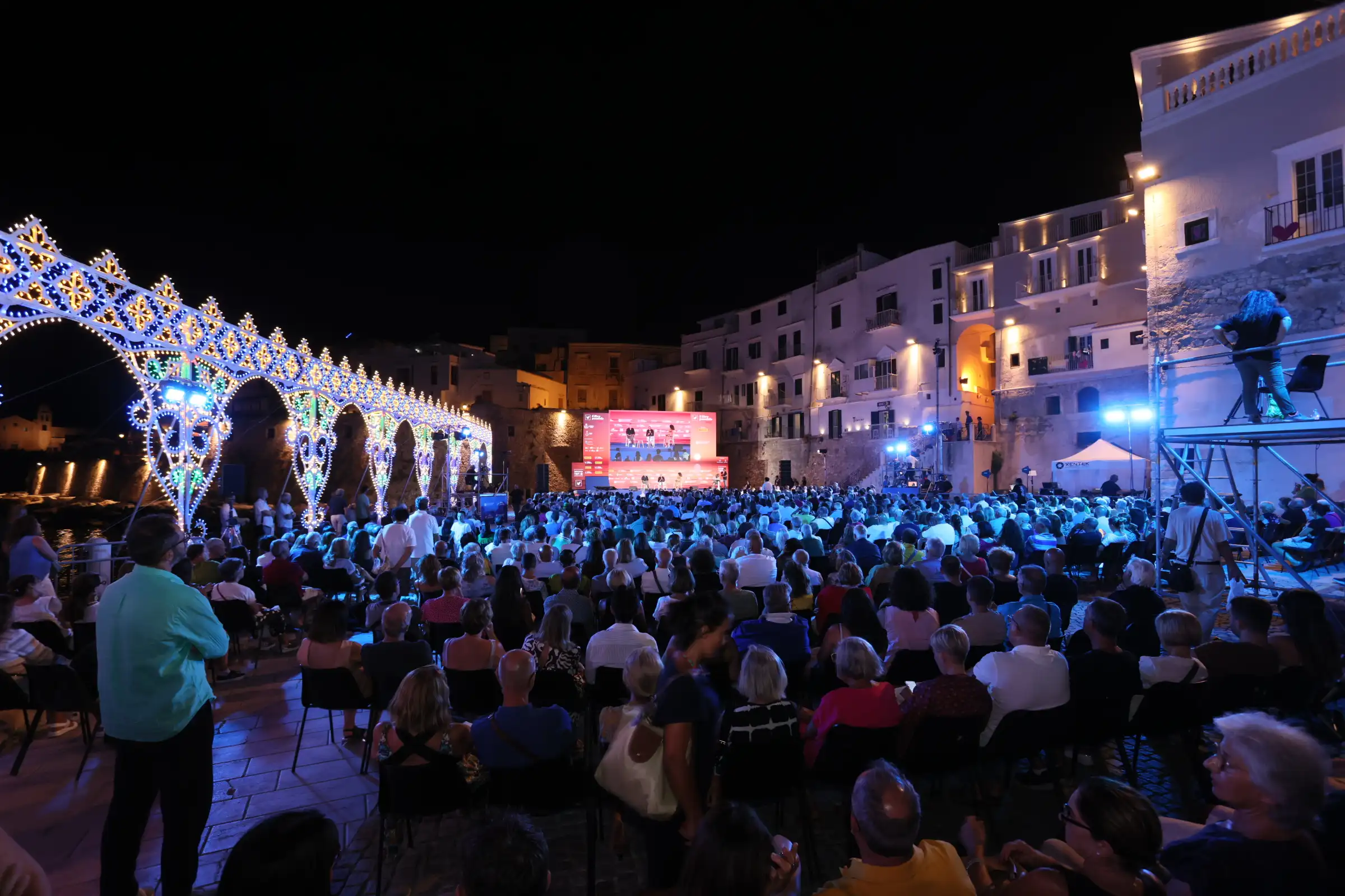 la platea alla terza giornata a Vieste della XXIV edizione de Il Libro Possibile