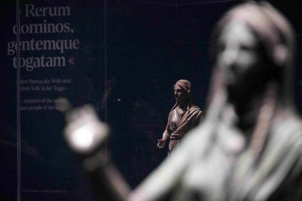 Allestimenti della mostra sui Bronzi di San Casciano a Berlino