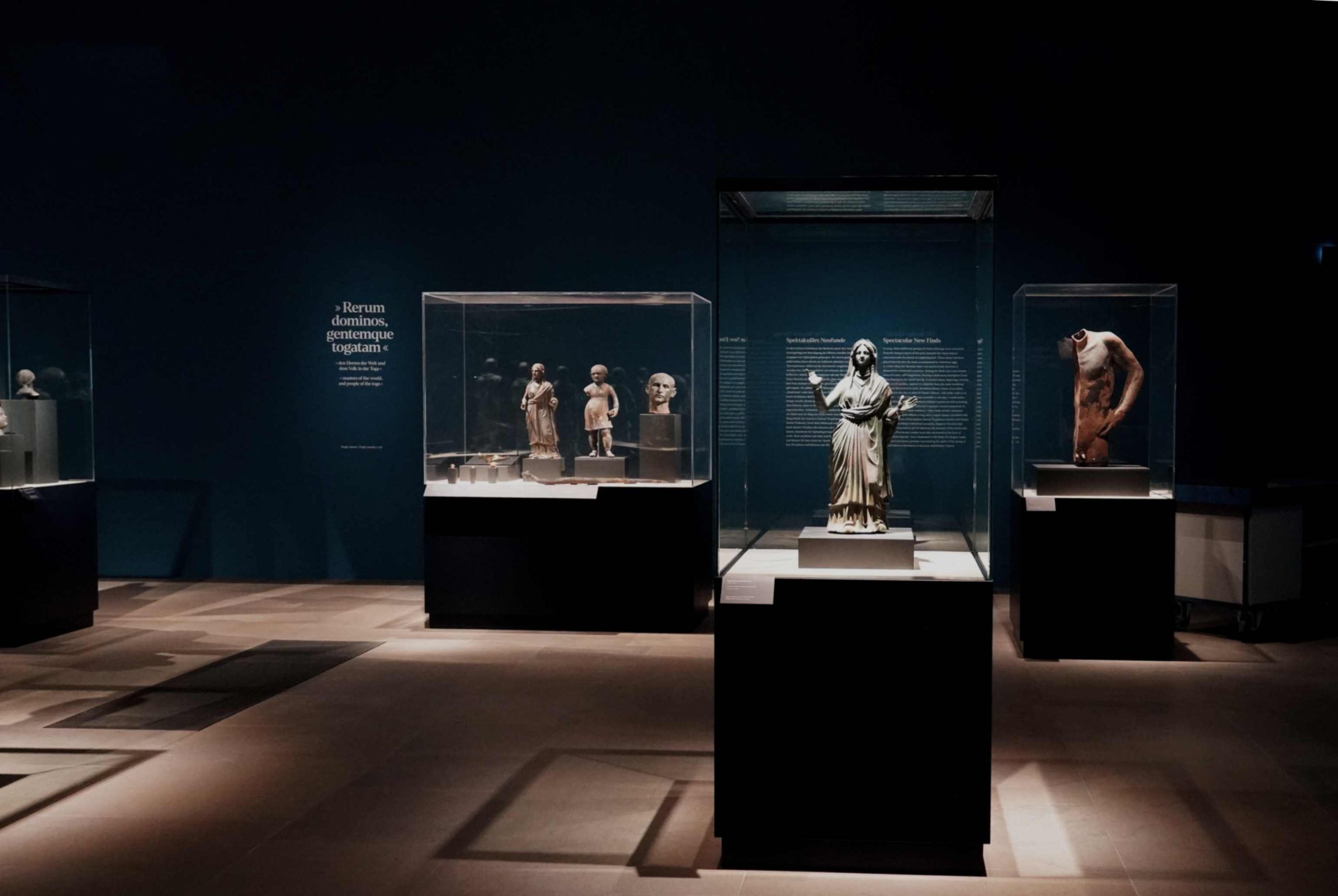 Allestimenti della mostra sui Bronzi di San Casciano a Berlino