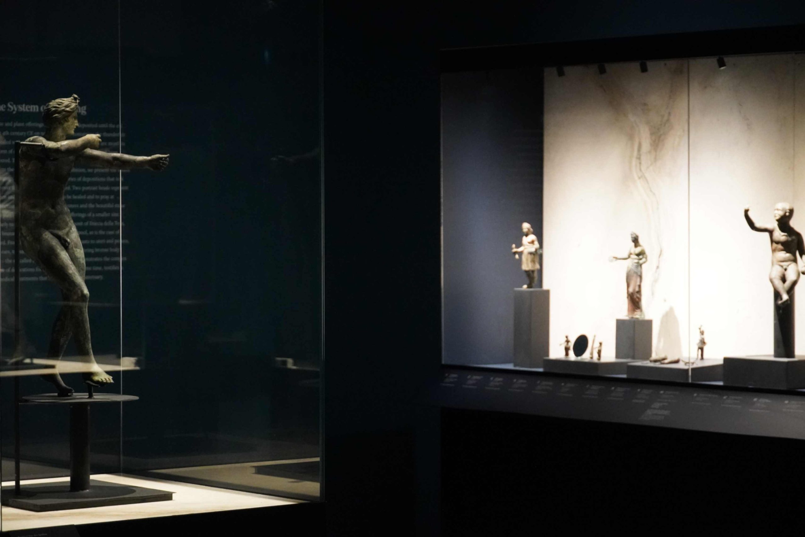 Allestimenti della mostra sui Bronzi di San Casciano a Berlino