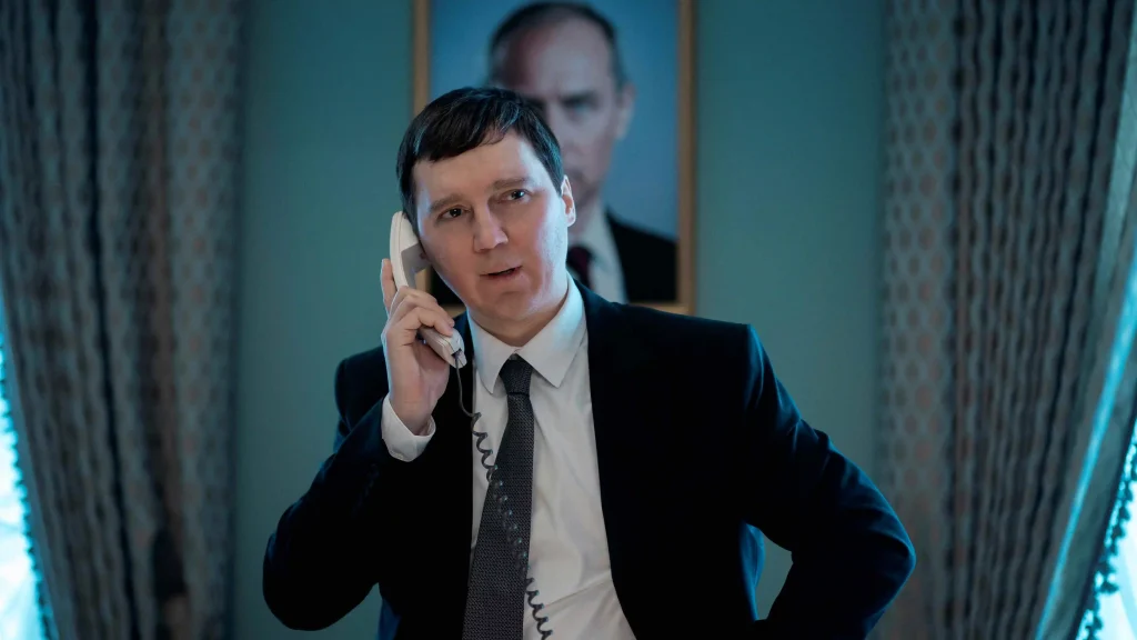 Il Mago del Cremlino: Paul Dano e Carole Bethuel © Curiosa Films – Gaumont