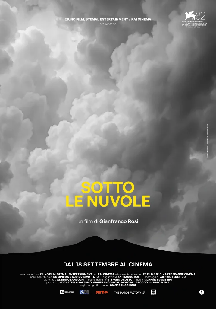 il poster di Sotto le nuvole, film di Gianfranco Rosi 