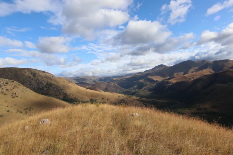 The Mgwayiza Valley in Eswatini. Photo Credits: Gregor Bader Rohmaterial für frühe Werkzeuge in Eswatini