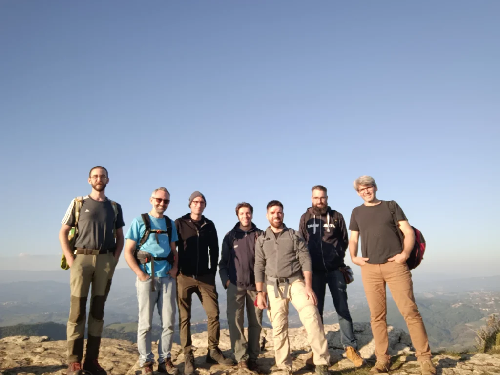 Il team di ricerca di HiLSS che ha condotto le attività di campionamento nell’ottobre 2021. Crediti per la foto: Università Statale di Milano