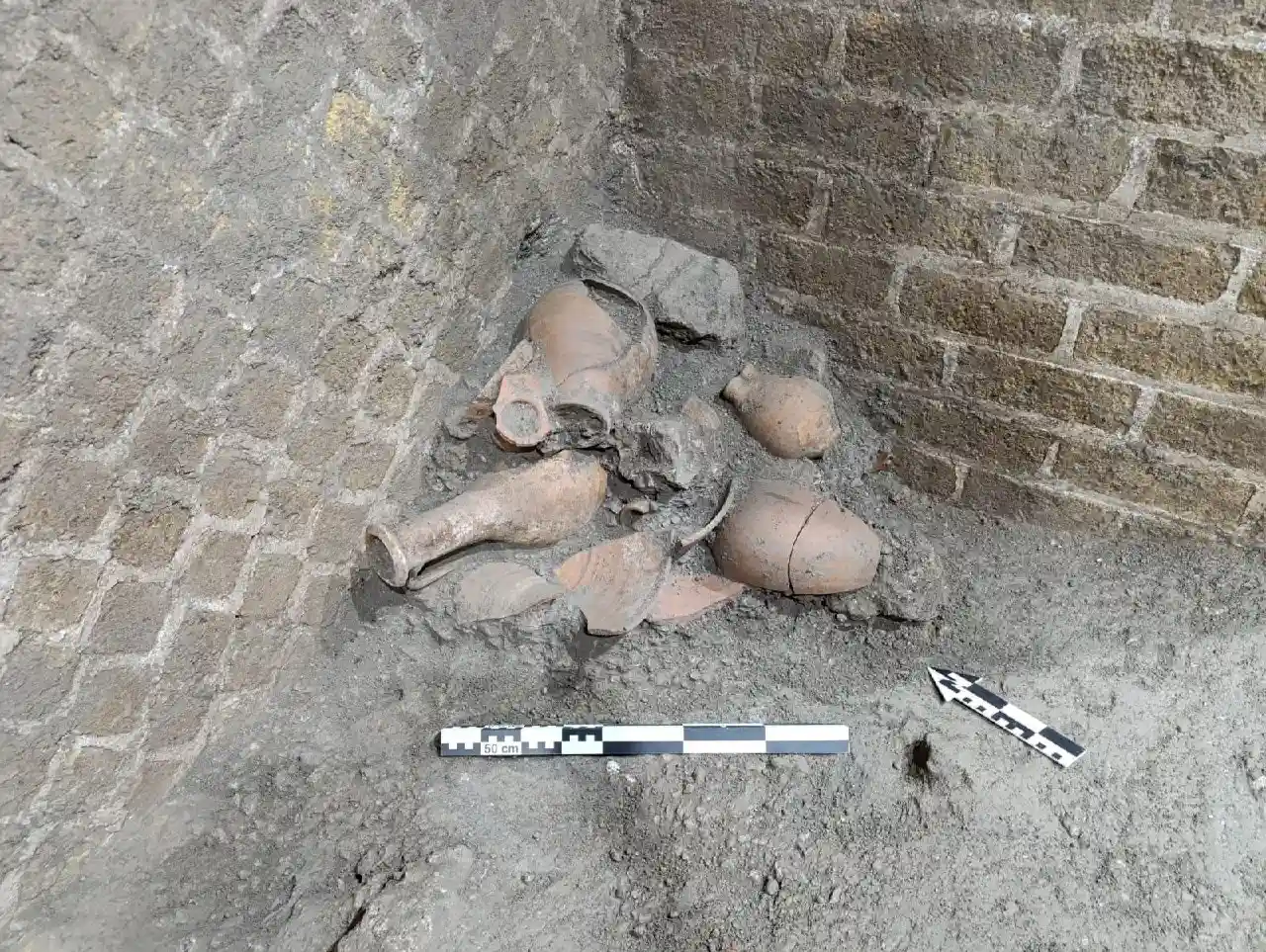 Contenitori in terracotta da dispensa. Tracce di insediamento post 79 d.C.
