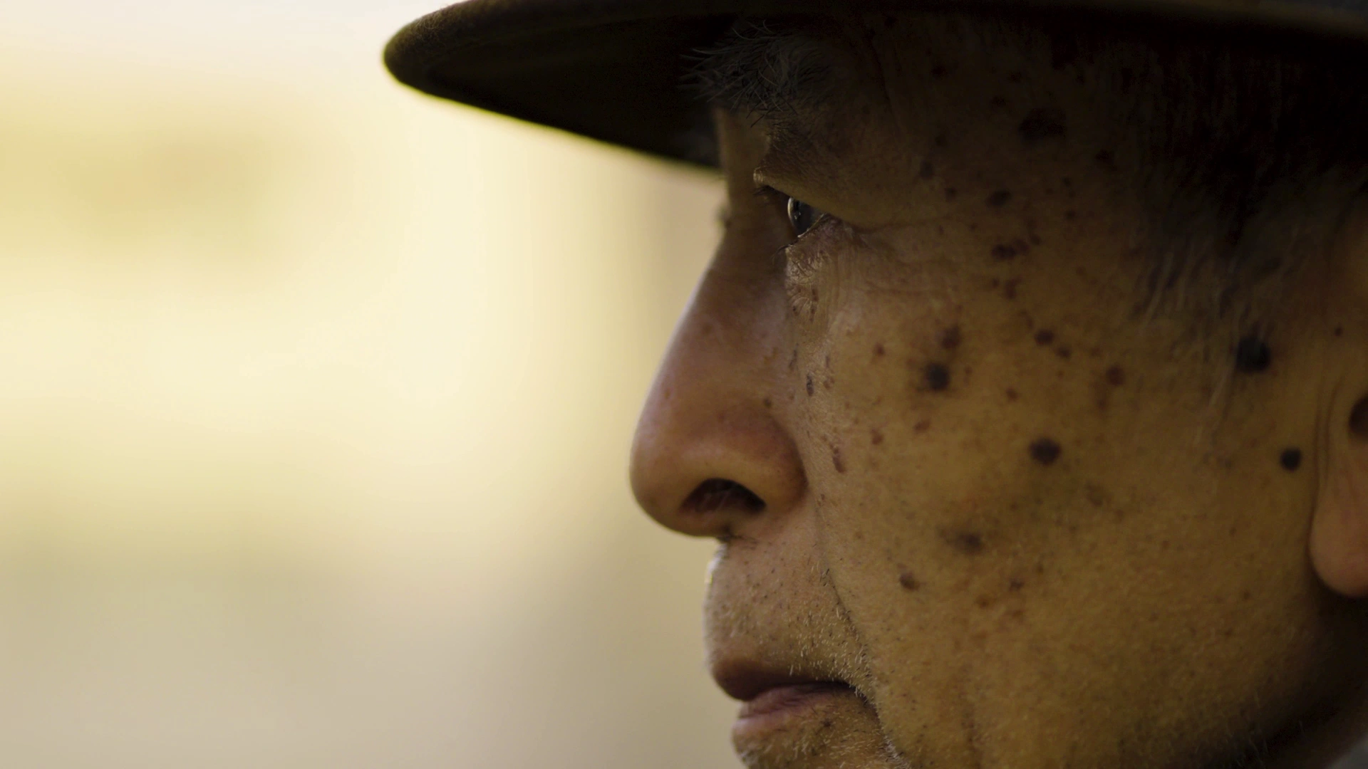 una immagine dal docu-film, Libro delle ombre, per la regia di Giuseppe Carrieri