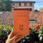 la copertina del racconto Il ballo, di Irène Némirovsky, edito in Italia da Adelphi (2005), con traduzione di Margherita Belardetti, nella collana Piccola Biblioteca Adelphi, 527. Foto di Luana Francesca Laganà