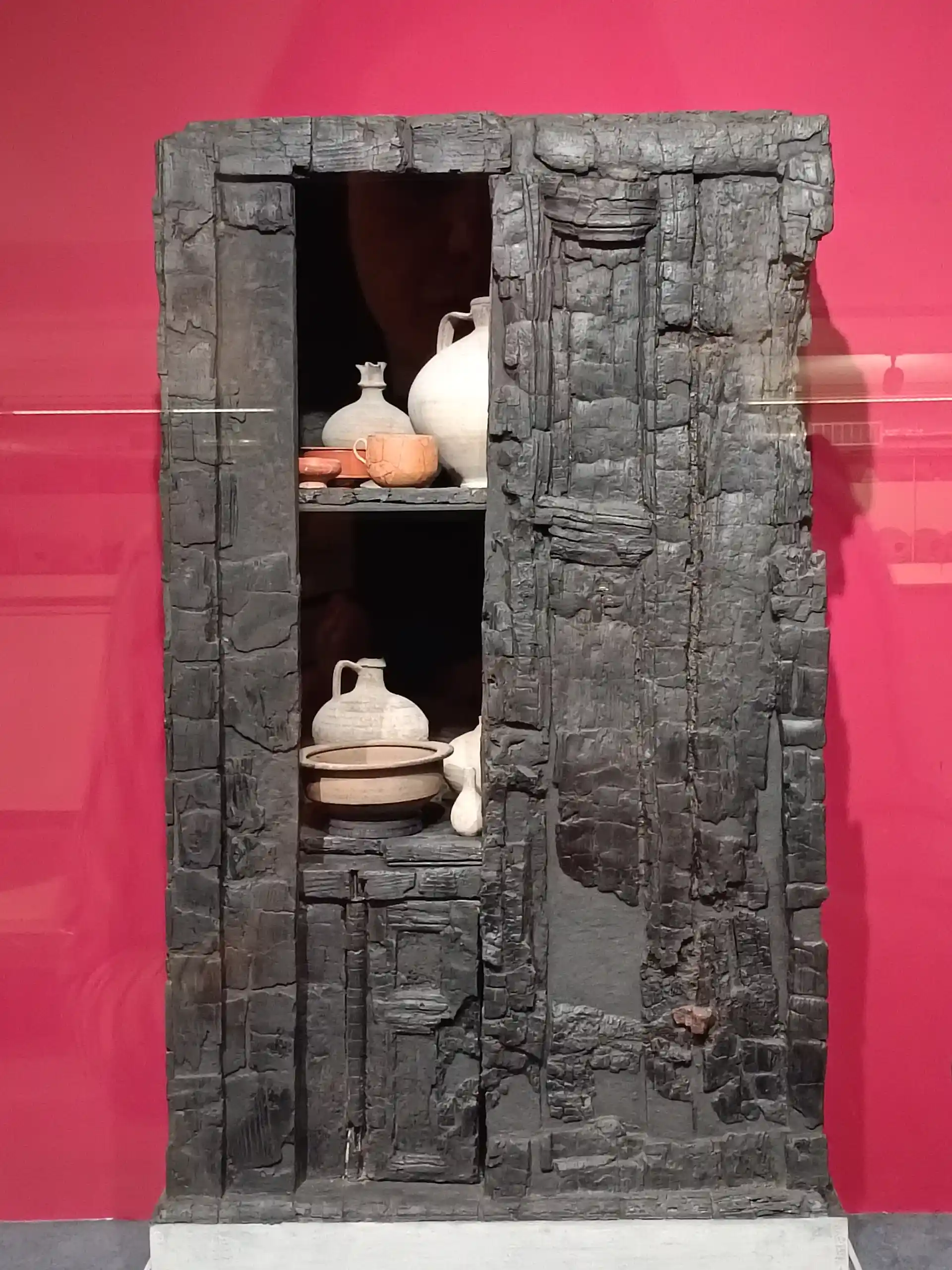 la credenza di Ercolano oggi