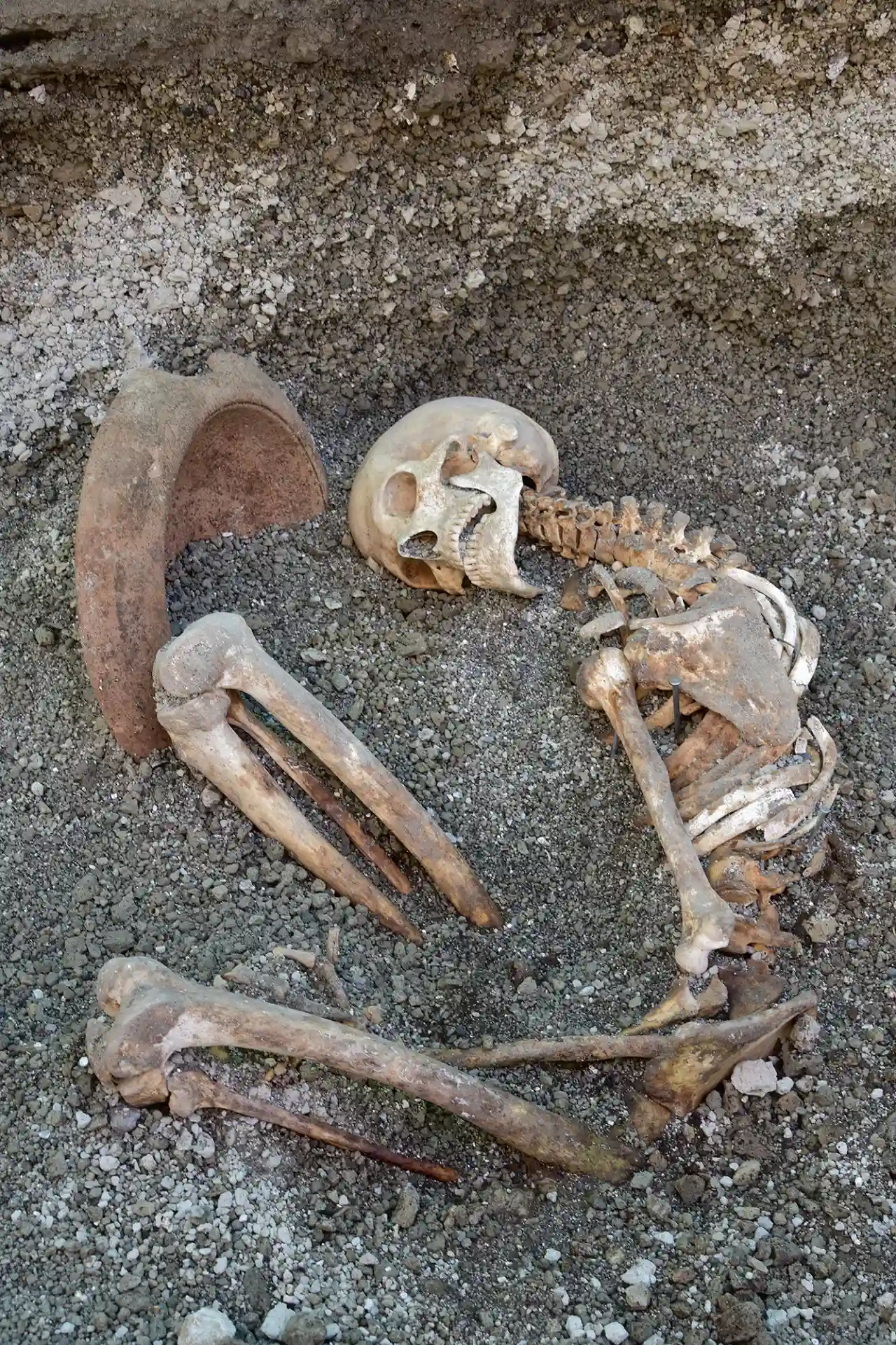 Foto Vittime San Paolino e ricostruzione IA