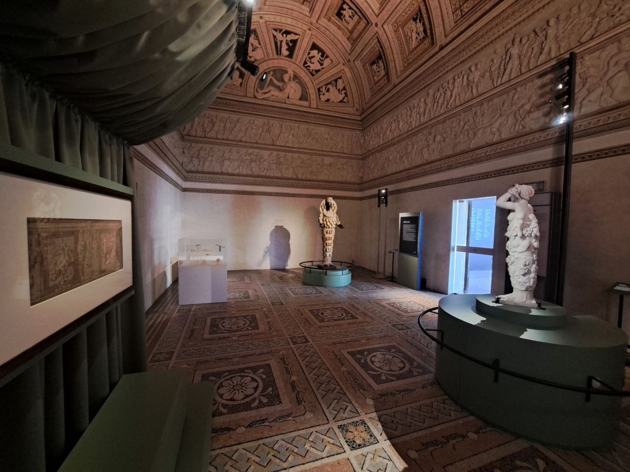 allestimenti dalla mostra a Palazzo Te, Inventare la natura. Leonardo, Arcimboldo, Caravaggio